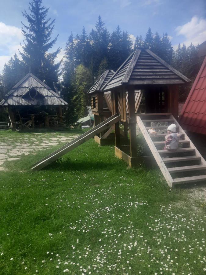 Hotel Novoe Shale Jablunicja Kültér fotó